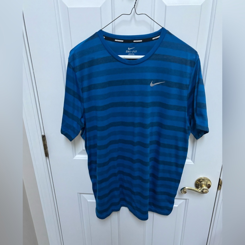 Nike Men's Blue and Black Striped Tee